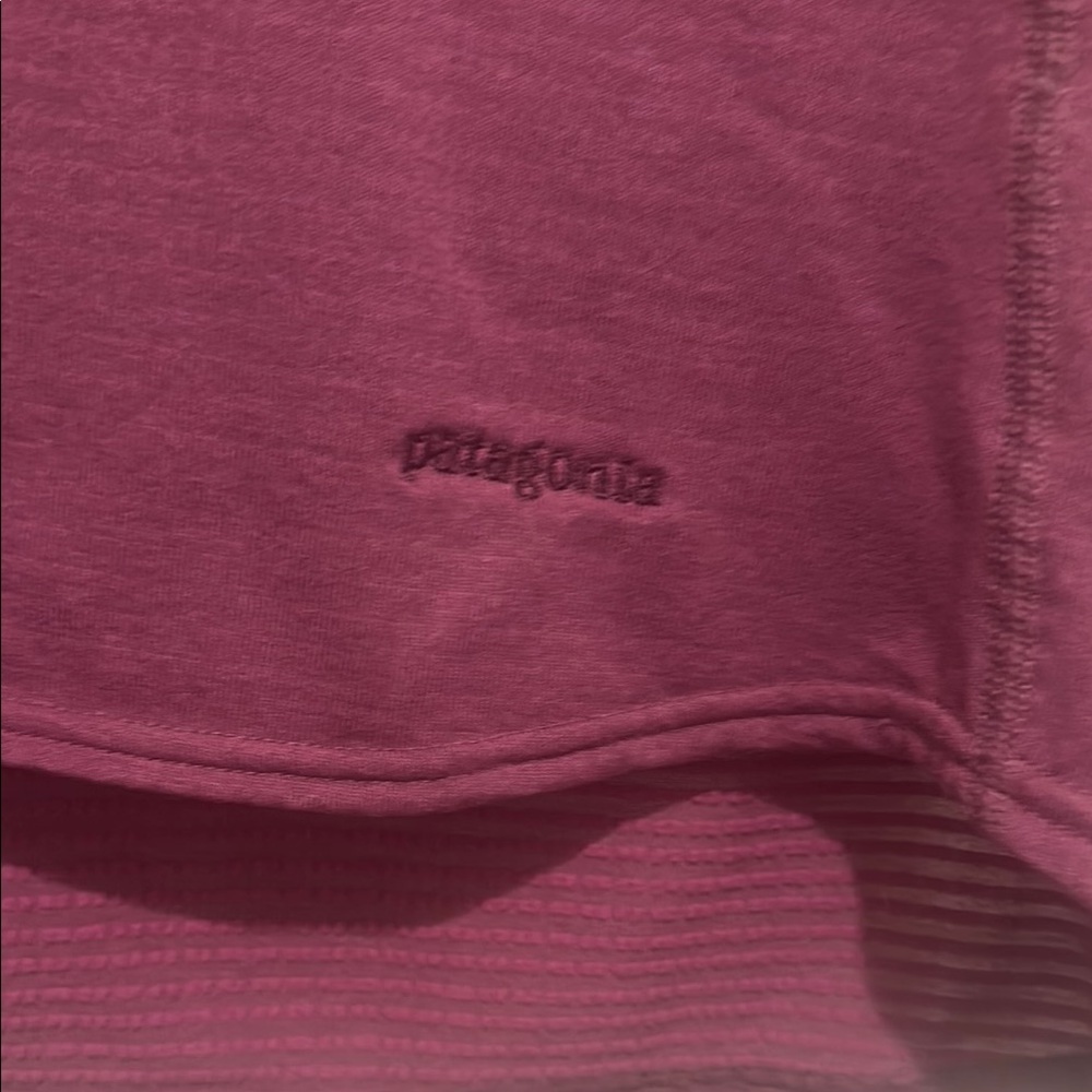 Patagonia Women's purple Pullover Top with hood - Picture 2 of 8
